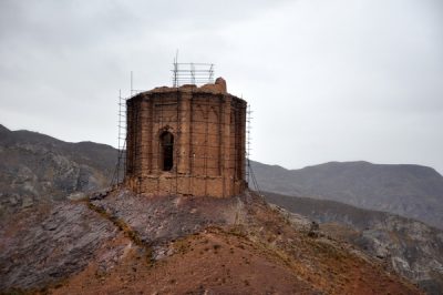 قلعه ساسان (آرامگاه بزرگ) در استان قزوین
